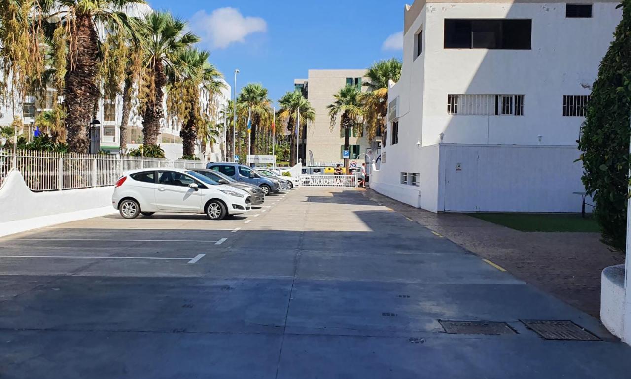 Adults Only Sunny Quiet In Center Of Americas Apartment *