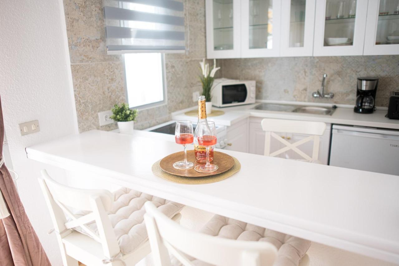 Adults Only Sunny Quiet In Center Of Americas Apartament *